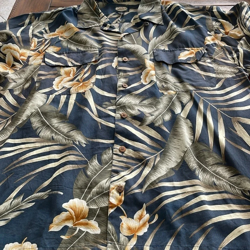 Tommy Bahama shirt button down up Tropical Floral Hawaiian blue green sz Large